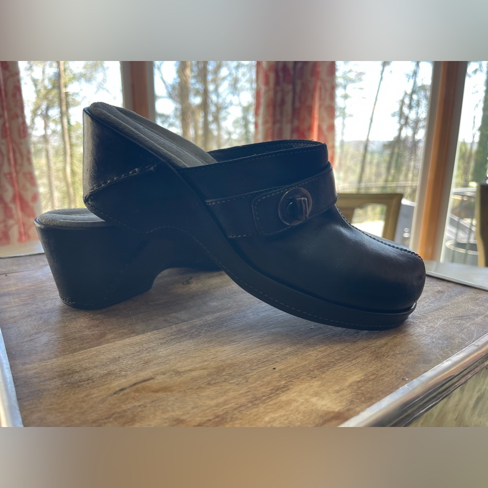 CLARKS black leather mules, size 8M, EUC‎ - Picture 6 of 7